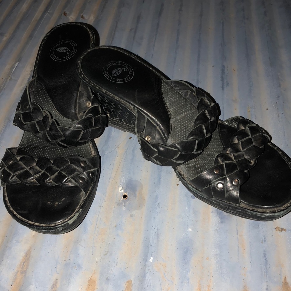 Nurture open toed black sandals